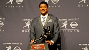 Jameis-Winston-with-Heisman-Trophy